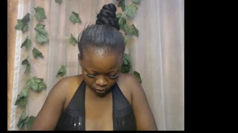 Snapshot of dripqueenx chatting on 06/11/26, 09:40 linda online show from 06/11/26, 09:40
