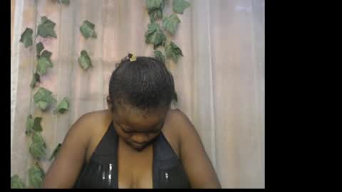 Snapshot of dripqueenx chatting on 06/12/26, 10:14 linda online show from 06/12/26, 10:14