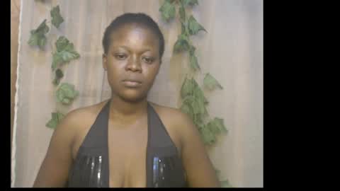 Snapshot of dripqueenx chatting on 06/17/26, 05:03 linda online show from 06/17/26, 05:03