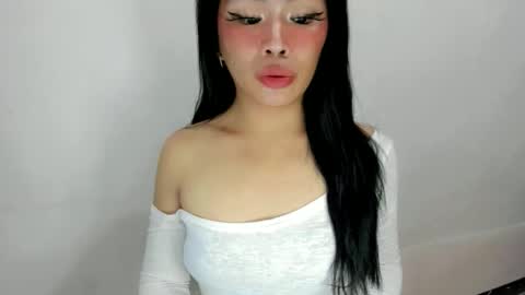 miss. Erika online show from 10/17/25, 07:11