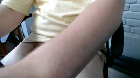 Snapshot of drolve chatting on 06/17/26, 06:42 drolve online show from 06/17/26, 06:42