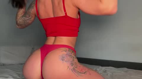 Snapshot of drunk_bosss chatting on 04/05/26, 01:58 Bella online show from 04/05/26, 01:58