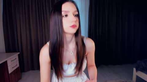 Snapshot of drusillaopula chatting on 04/28/26, 05:12 Emma online show from 04/28/26, 05:12