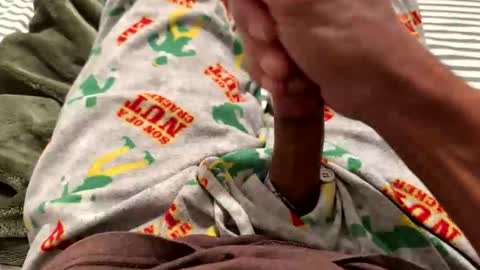 Snapshot of dthrow12 chatting on 11/17/25, 12:16 dthrow12 online show from 11/17/25, 12:16