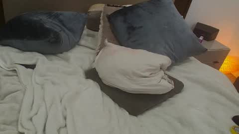 Dude online show from 11/06/25, 01:06