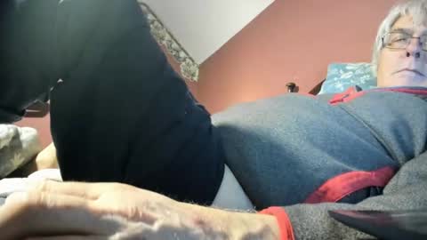 Snapshot of dug38 chatting on 11/01/25, 01:07 Doug online show from 11/01/25, 01:07