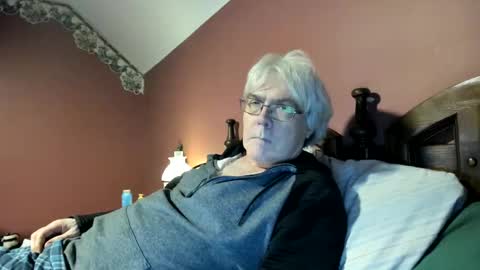 Snapshot of dug38 chatting on 11/03/25, 01:51 Doug online show from 11/03/25, 01:51