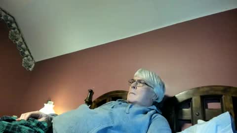 Snapshot of dug38 chatting on 11/11/25, 11:27 Doug online show from 11/11/25, 11:27