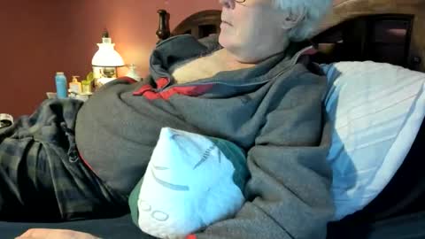 Snapshot of dug38 chatting on 11/16/25, 03:17 Doug online show from 11/16/25, 03:17