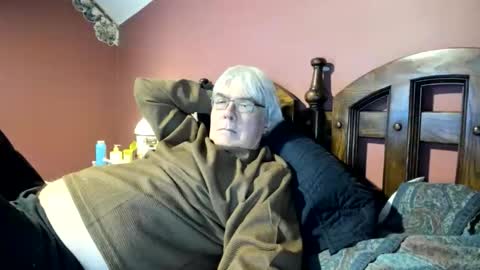 Snapshot of dug38 chatting on 11/25/25, 02:17 Doug online show from 11/25/25, 02:17