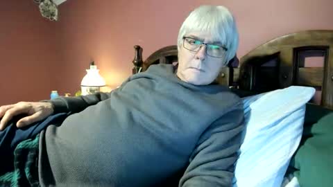 Snapshot of dug38 chatting on 12/04/25, 02:37 Doug online show from 12/04/25, 02:37