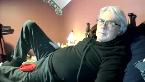 Snapshot of dug38 chatting on 12/15/25, 02:16 Doug online show from 12/15/25, 02:16