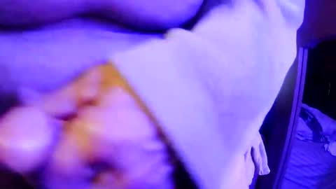 Snapshot of duh541228490531 chatting on 02/28/25, 06:43 nomadjon online show from 02/28/25, 06:43