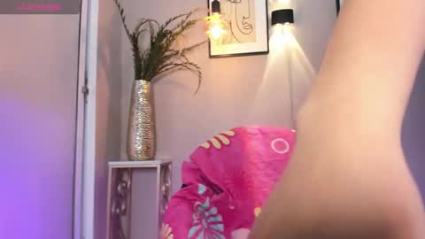 dulce__fiore07 online show from 10/22/25, 12:38