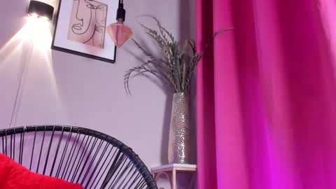dulce__fiore07 online show from 11/26/25, 12:06