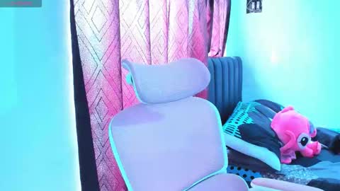 Dulce  online show from 10/23/25, 02:38