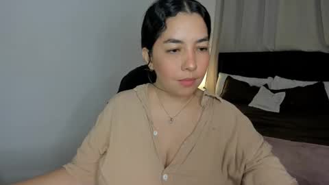 Snapshot of dulce_brithany chatting on 12/18/25, 12:17 dulce brithany online show from 12/18/25, 12:17