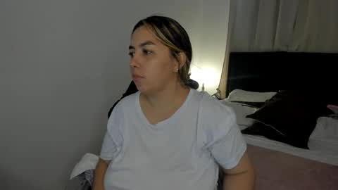 Snapshot of dulce_brithany chatting on 02/15/26, 05:20 dulce brithany online show from 02/15/26, 05:20