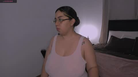 Snapshot of dulce_brithany chatting on 05/25/26, 10:54 dulce brithany online show from 05/25/26, 10:54