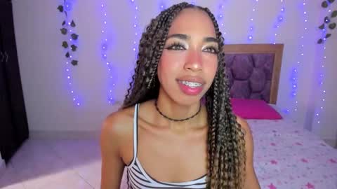 Snapshot of dulce_brown01 chatting on 12/18/25, 04:13 Dulce online show from 12/18/25, 04:13