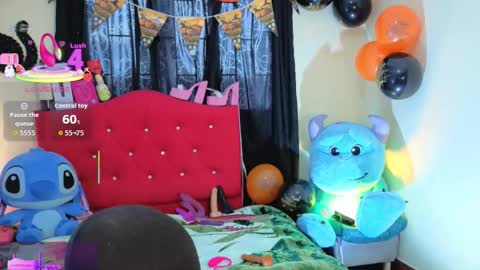 Snapshot of dulce_celeste15 chatting on 10/21/25, 08:20 C E L E S T E  online show from 10/21/25, 08:20