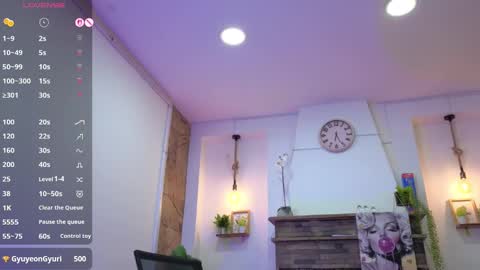 Snapshot of dulce_celeste15 chatting on 11/18/25, 09:19 C E L E S T E online show from 11/18/25, 09:19