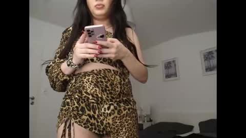 Dulce Maria online show from 06/10/26, 12:00