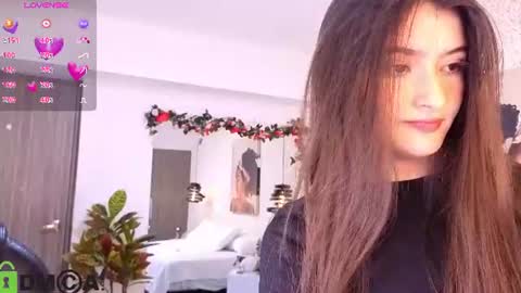dulce_isabel_ online show from 06/17/26, 03:53