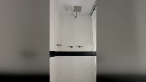 dulce_isabel_ online show from 06/24/26, 03:38