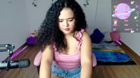 Snapshot of dulce_julieta_ chatting on 02/27/25, 08:20 Dulce online show from 02/27/25, 08:20
