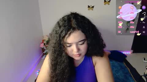 Snapshot of dulce_julieta_ chatting on 12/14/25, 04:12 Dulce online show from 12/14/25, 04:12