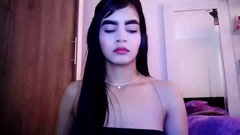 dulce_lucero online show from 12/15/24, 07:10