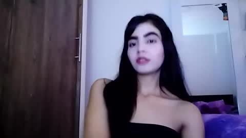 dulce_lucero online show from 12/19/24, 06:56
