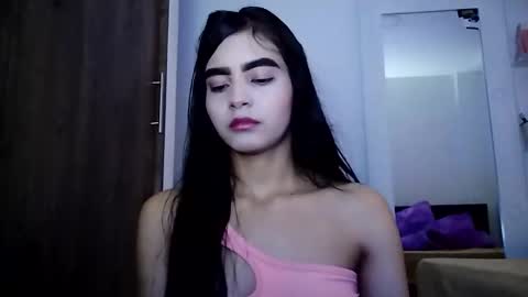 dulce_lucero online show from 01/15/25, 04:32