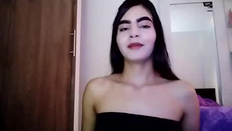 dulce_lucero online show from 02/14/25, 03:58