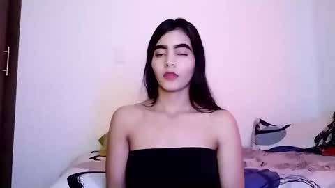 dulce_lucero online show from 02/25/25, 09:35