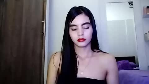 dulce_lucero online show from 03/04/25, 08:05
