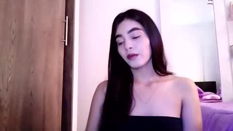 dulce_lucero online show from 03/10/25, 07:40