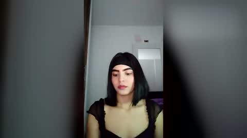 dulce_lucero online show from 06/18/26, 02:23