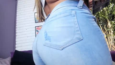 Snapshot of dulce_nikita chatting on 09/15/25, 12:05 dulce_nikita online show from 09/15/25, 12:05