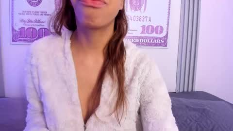 dulce_quintana online show from 10/27/25, 12:20