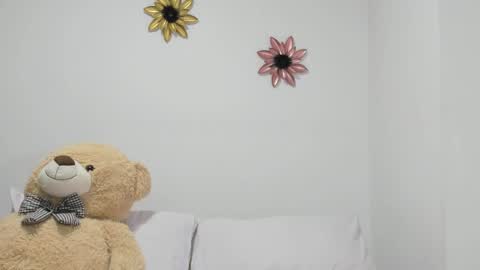 Dulce  online show from 12/17/24, 01:27