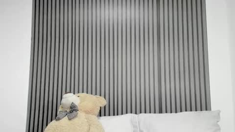 Dulce  online show from 10/03/25, 01:30