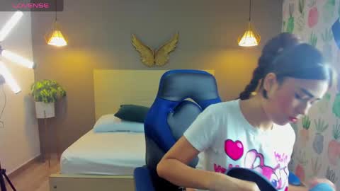 V I C T O R I A online show from 02/12/25, 11:51