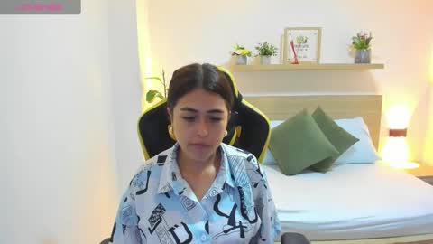 V I C T O R I A online show from 03/04/25, 12:22