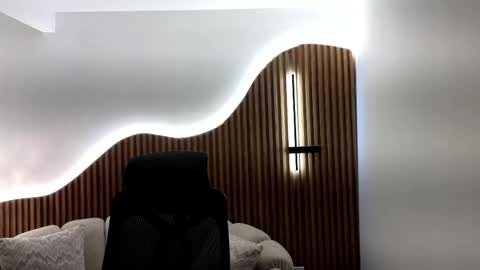Snapshot of dulceamara_vg chatting on 05/25/26, 11:27 Amara online show from 05/25/26, 11:27