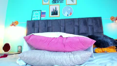 DULCE AURORA online show from 02/11/25, 05:37