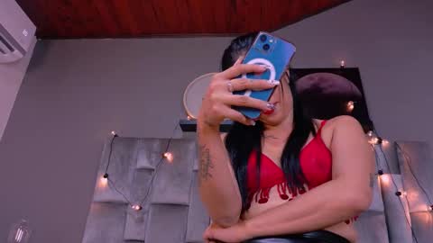 DULCE AURORA online show from 10/23/25, 03:06