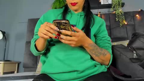 DULCE AURORA online show from 05/06/26, 02:51