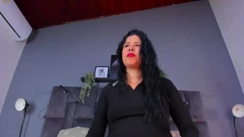 DULCE AURORA online show from 05/18/26, 01:24